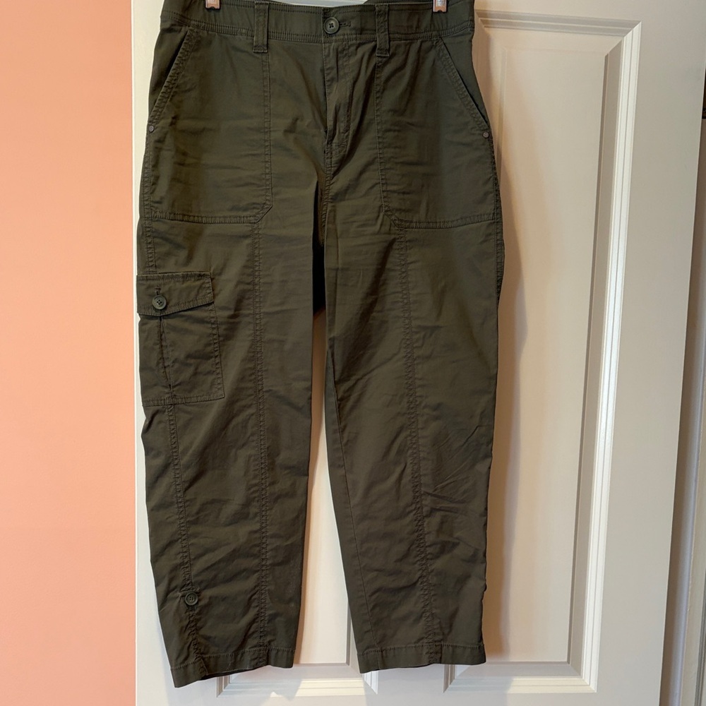 Cargo chinos with pockets by Chicos in olive green